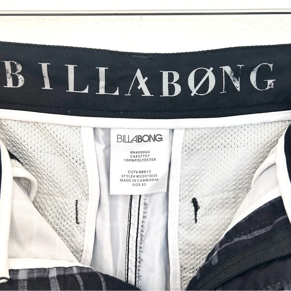 Billabong Black Plaid Board Shorts Lightweight Quick Dry Sporty Size 32 Waist